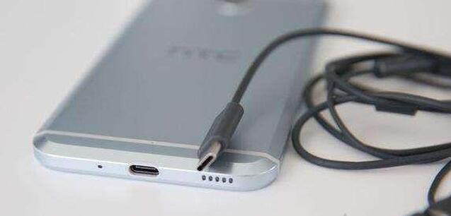 手机取消耳机孔是什么原因什么？手机取消耳机孔有哪些好处！